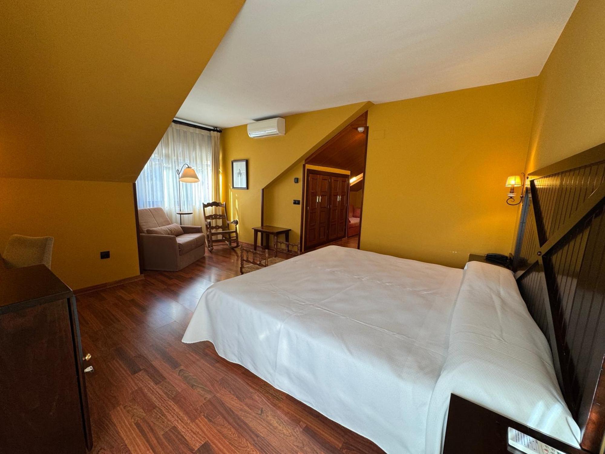Hotel Cotiella Campo  Buitenkant foto