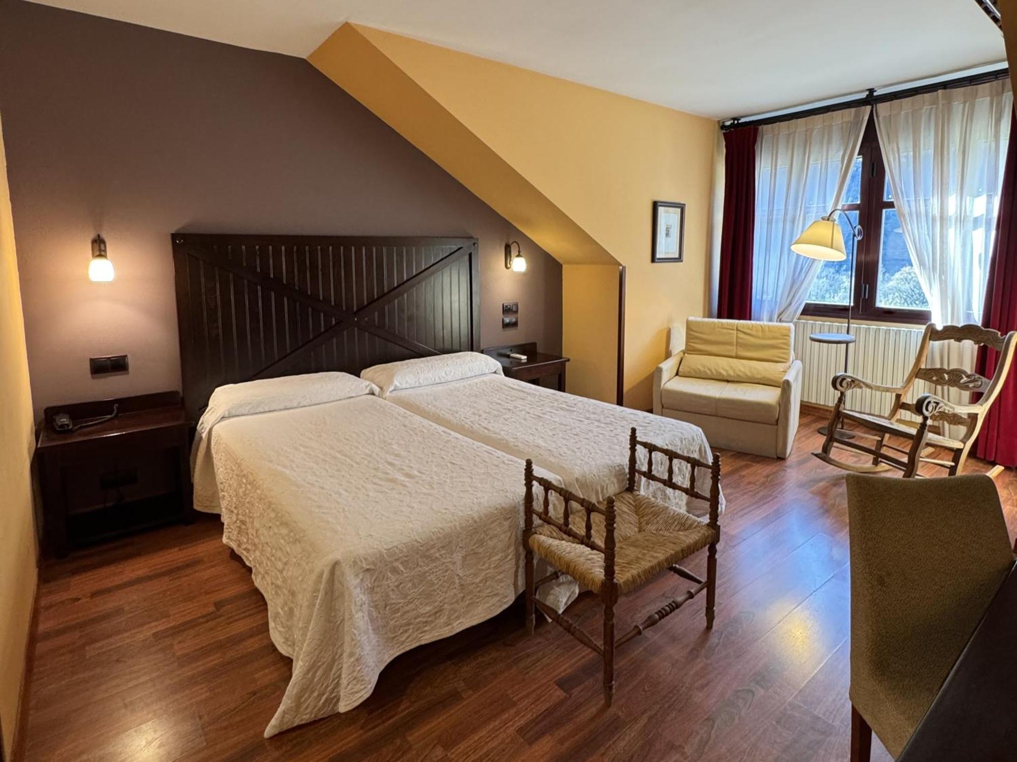 Hotel Cotiella Campo  Buitenkant foto
