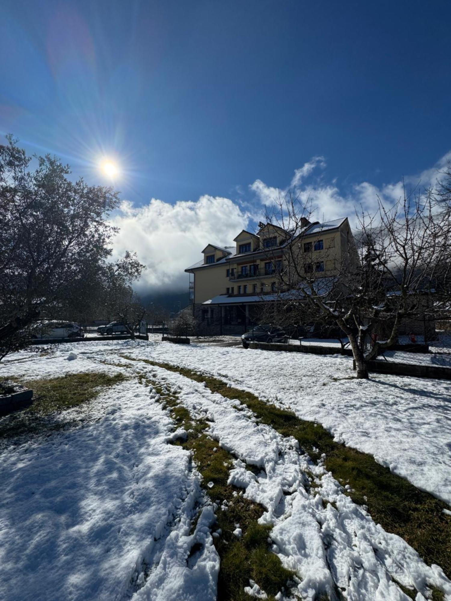 Hotel Cotiella Campo  Buitenkant foto